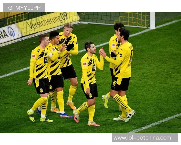 中超赛场惊现冷门多特蒙德逆转马竞乌龙球引发全场轰动