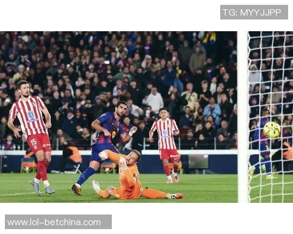 意甲焦点战国米大胜巴萨点球争议引发全场热议