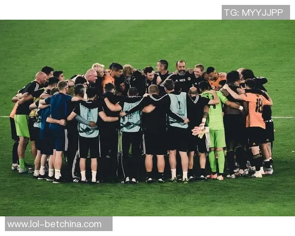 西甲激战曼联险胜里昂点球大战引爆全场激情时刻 西甲激战曼联险胜里昂点球大战引爆全场激情时刻