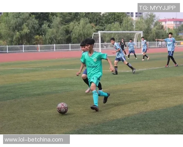 高校联赛分析：TES展现出令人惊叹的战术灵活性与团队协作能力