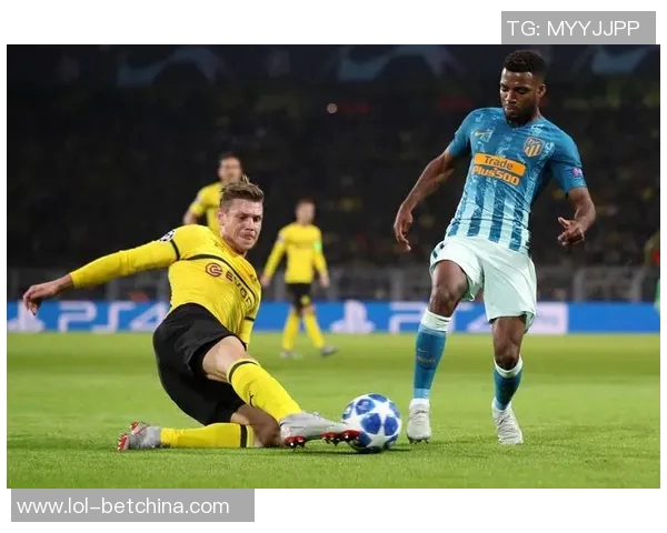 友谊赛精彩回顾：多特蒙德与巴黎圣日耳曼2比2平局战术分析与逆转时刻解读