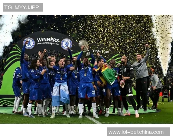 欧联杯激战：里昂6比2逆袭切尔西红牌争议引发全场热议