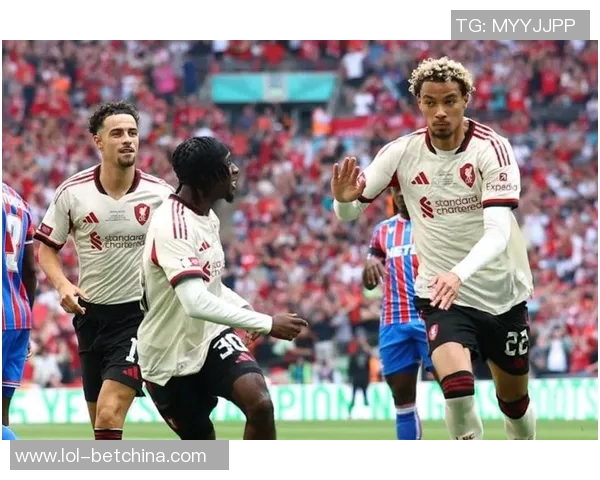 友谊赛精彩对决多特蒙德与利物浦0比0平局后点球大战引发全场热烈反响