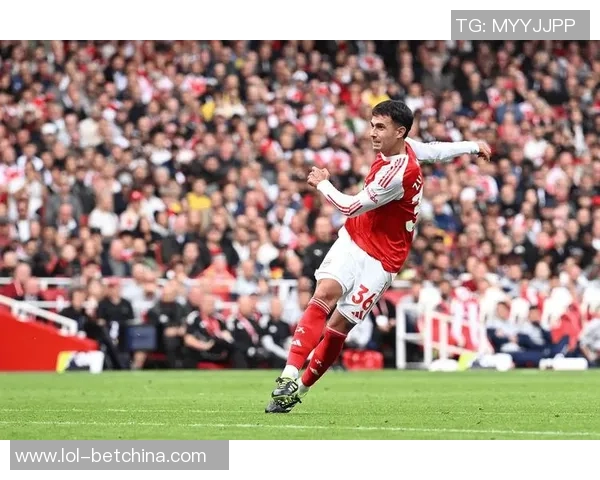 世界杯激战尤文图斯逆转阿森纳红牌争议引发全场热议数据分析深入解读