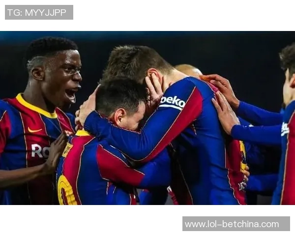 国王杯激战曼联逆转里昂绝杀瞬间引发争议判罚全场沸腾 国王杯激战曼联逆转里昂绝杀瞬间引发争议判罚全场沸腾