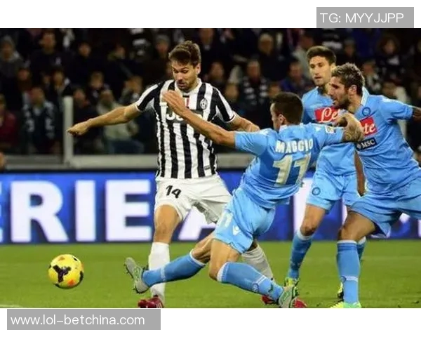 欧冠激战：利物浦与AC米兰0比0平局十大精彩瞬间回顾