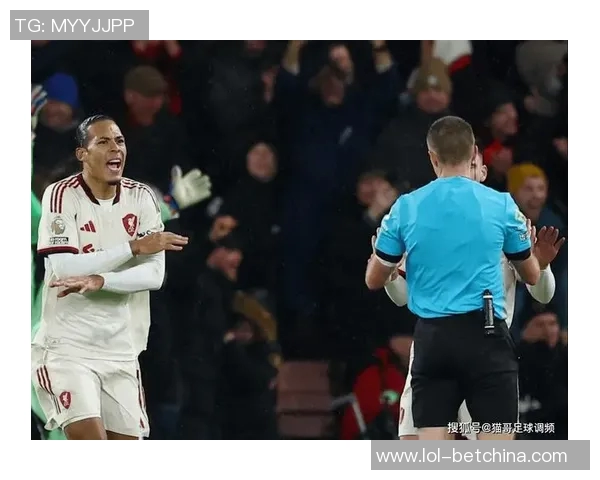 英超激战利物浦大胜波尔图红牌事件引发全场热议与争议 英超激战利物浦大胜波尔图红牌事件引发全场热议与争议