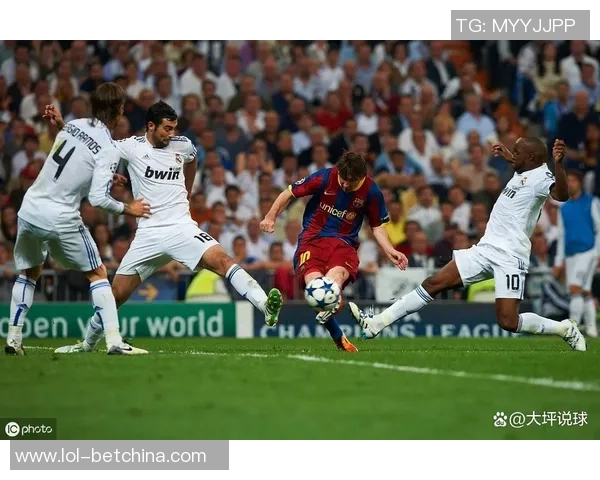 国王杯激战皇马凭借神扑以1-0小胜那不勒斯晋级下一轮